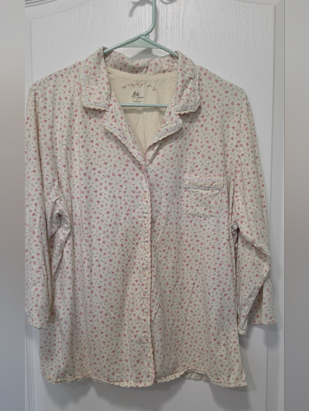 Aria Collection Cozy Women's Cream Pink Floral Button-Up Pajama Top
